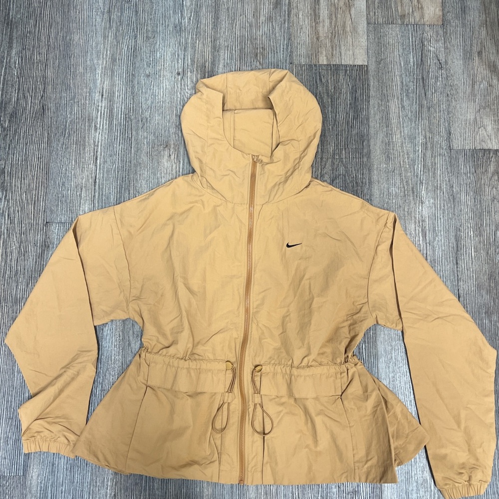 Tan Nike sportswear windbreaker jacket #outdoor Nike Sportswear Everything Woven